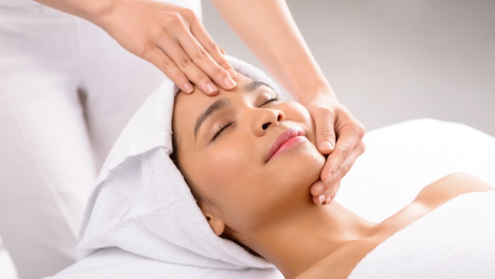 Cách Massage Mặt Giúp Giảm Nếp Nhăn Hiệu Quả 1