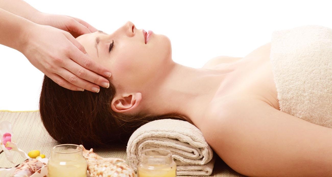 Cách Massage Mặt Giúp Giảm Nếp Nhăn Hiệu Quả 3