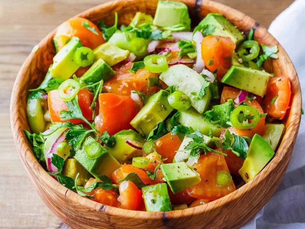 Những Điều Cần Biết Và Gợi Ý Món Salad Hỗ Trợ Giảm Cân 3
